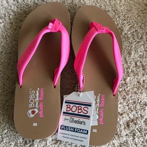 NWT women’s size 8 Bobs from Sketchers flip flop